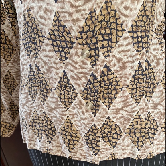 Petite Sophisticate 100% SILK Brown Geo Blouse 4 - Picture 13 of 16